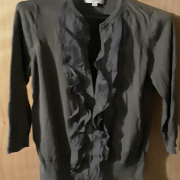 🐻Light fancier sweater top🐻 - Picture 1 of 4